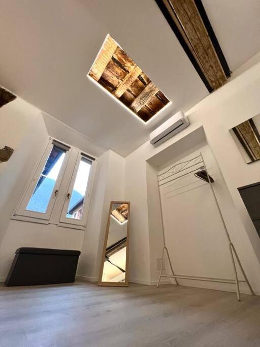 History Luxury Central Apartment By Revenue House Como Exterior photo