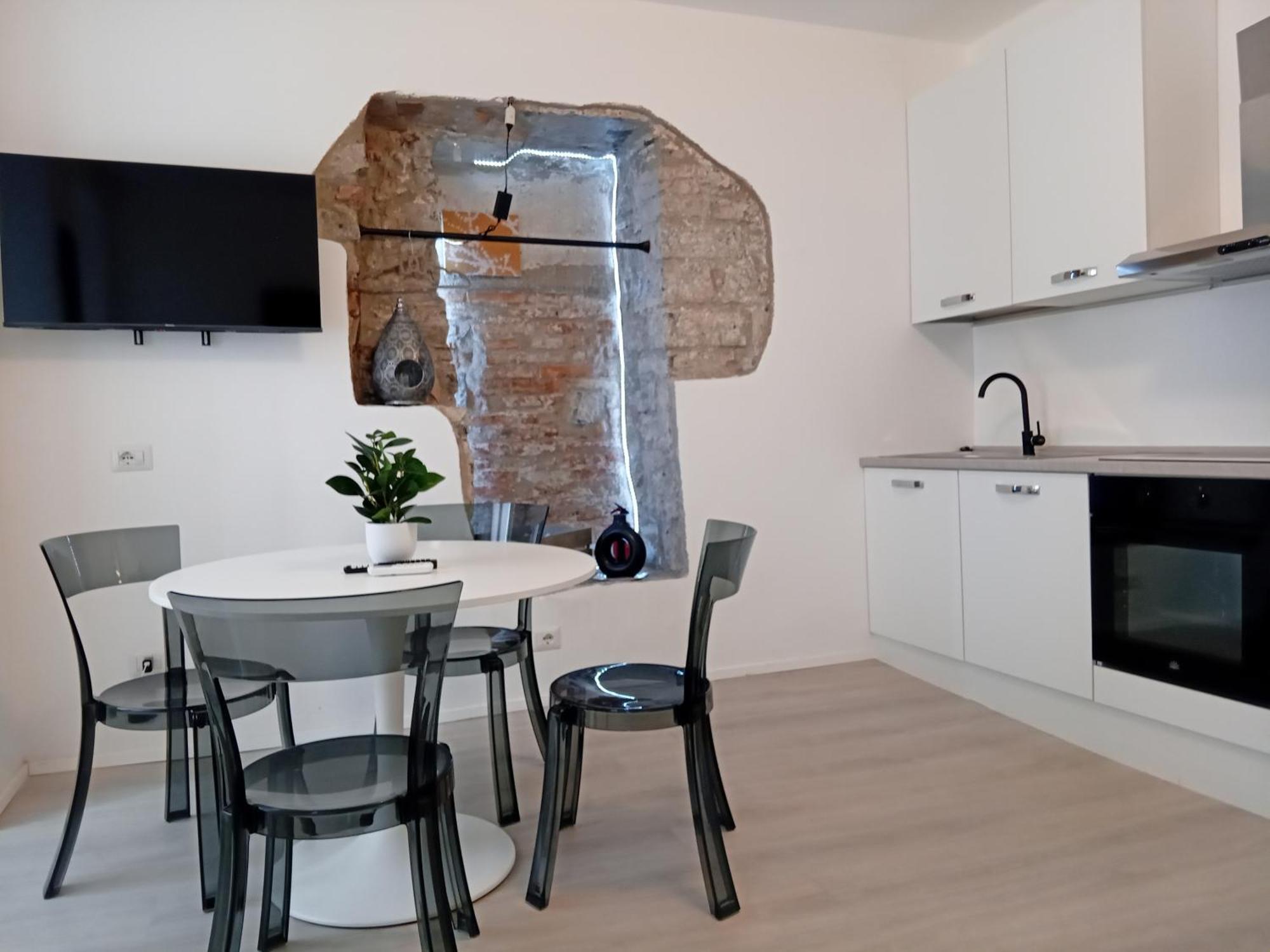 History Luxury Central Apartment By Revenue House Como Exterior photo