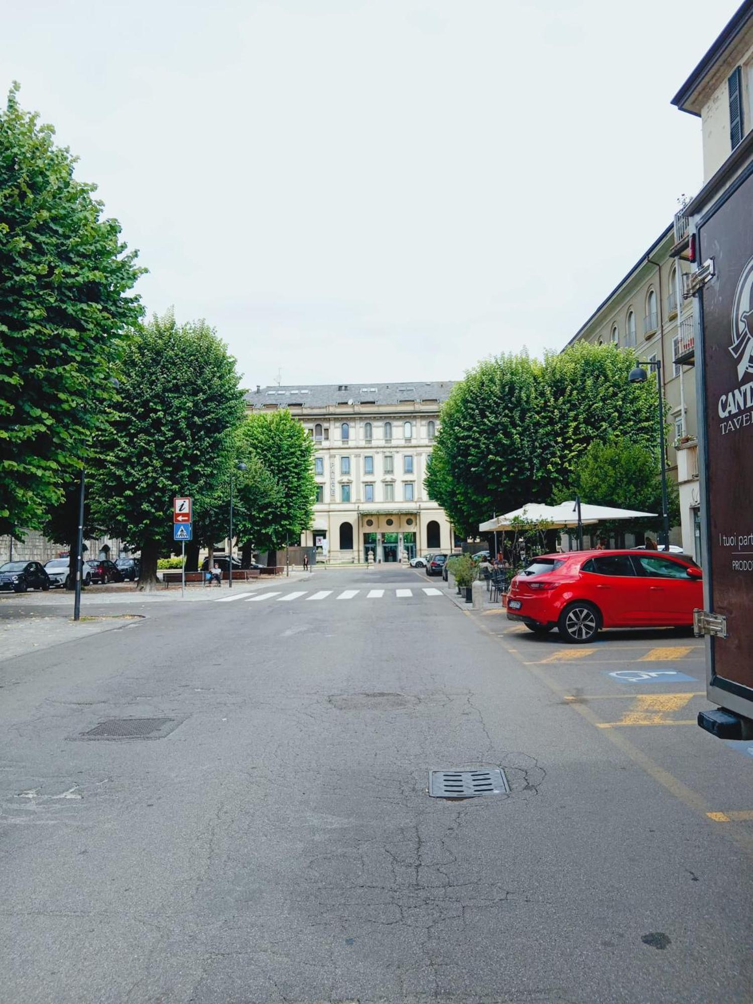 History Luxury Central Apartment By Revenue House Como Exterior photo
